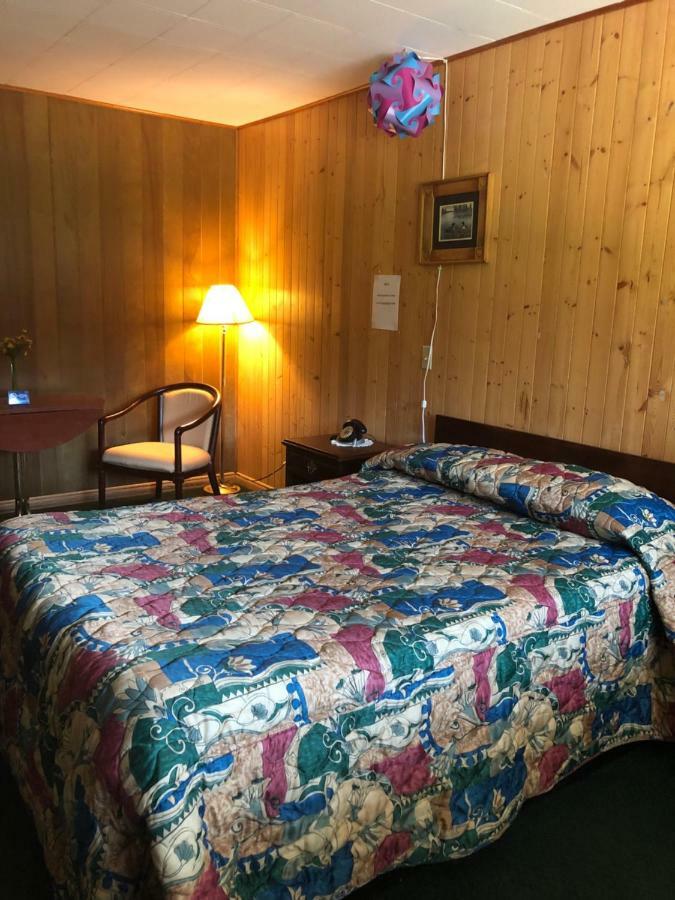 Alta Vista Motel McKerrow Exteriör bild